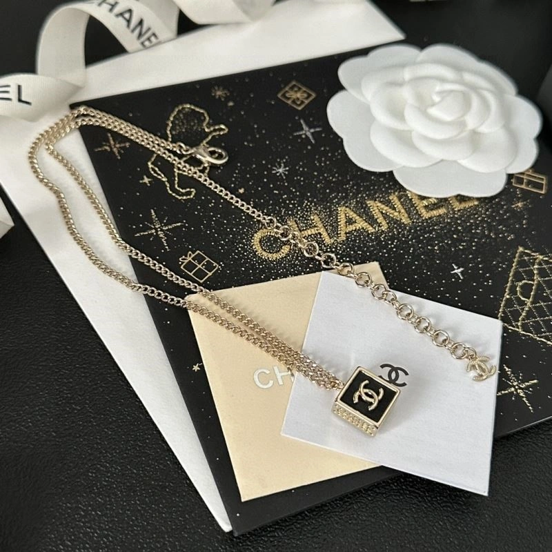 Original Chanel Necklaces 224718