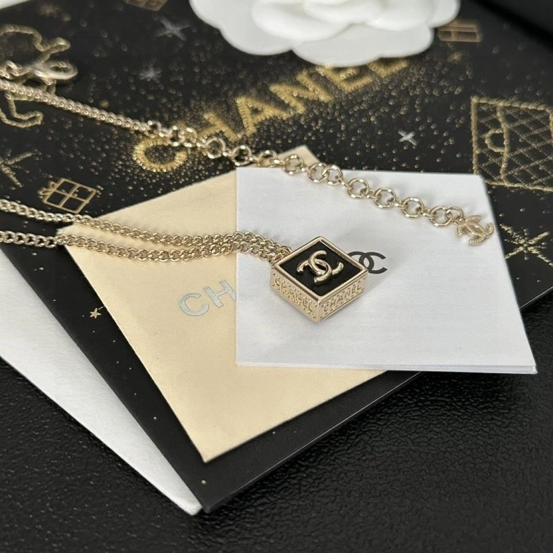 Original Chanel Necklaces 224718