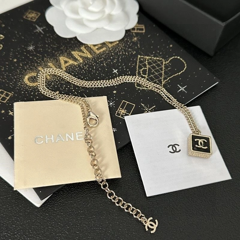 Original Chanel Necklaces 224718