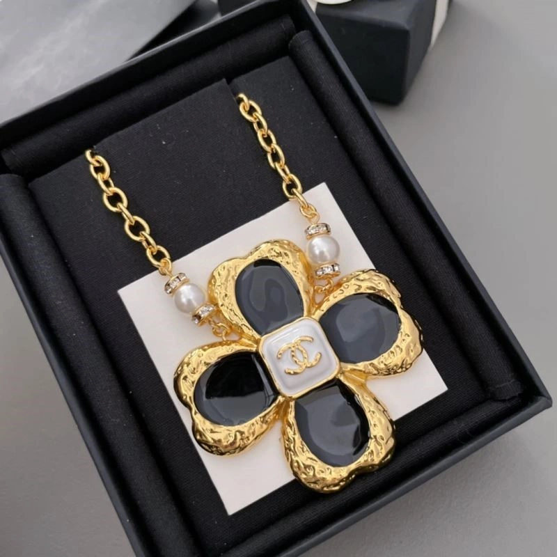 Tailored Chanel Necklaces 224704