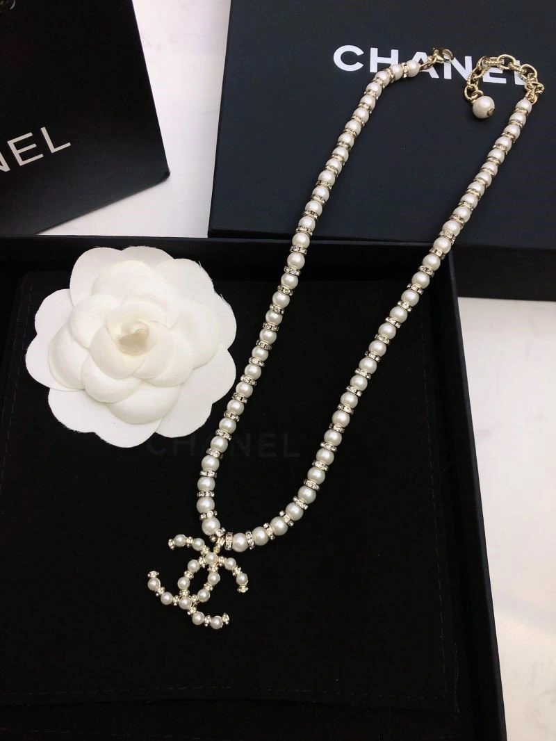 Sporty Chanel Necklaces 224708