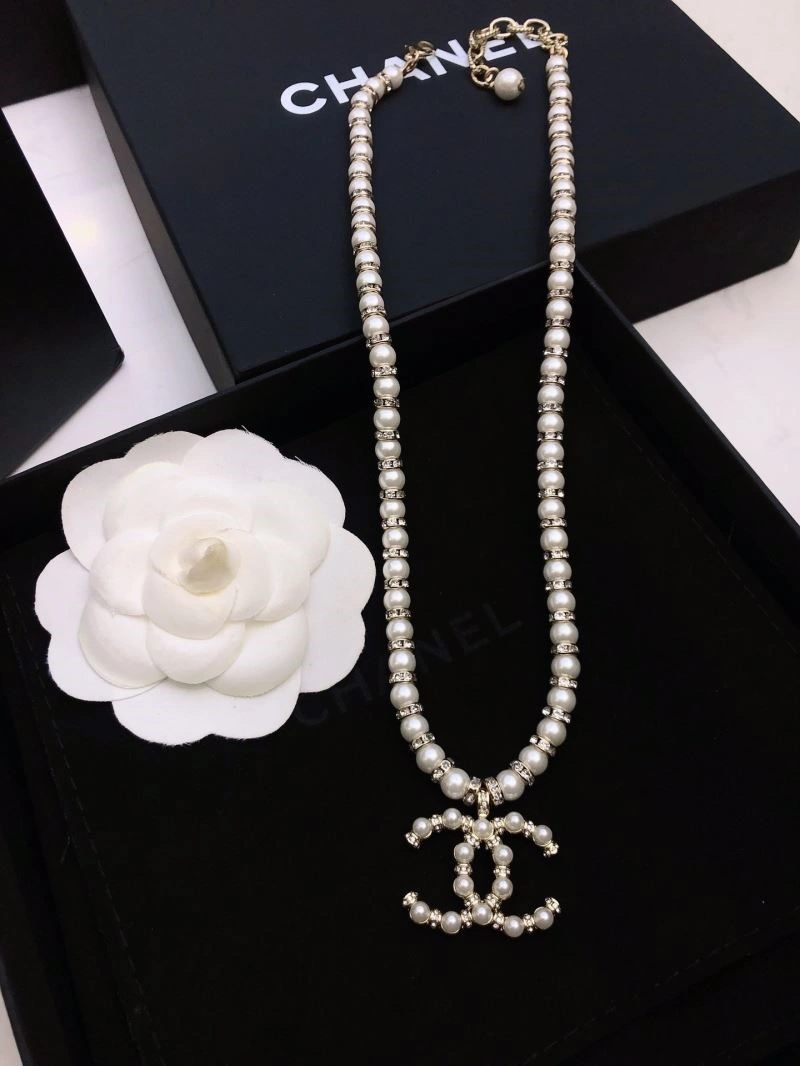 Sporty Chanel Necklaces 224708