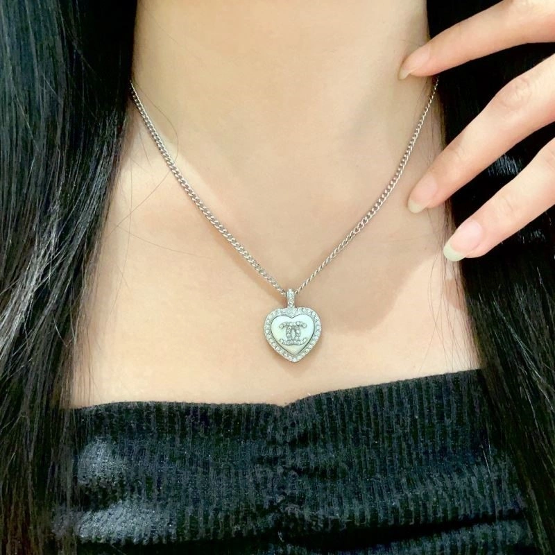 Original Chanel Necklaces 224665