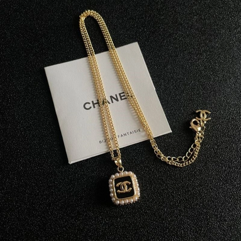 Chanel Necklaces Bright 224671