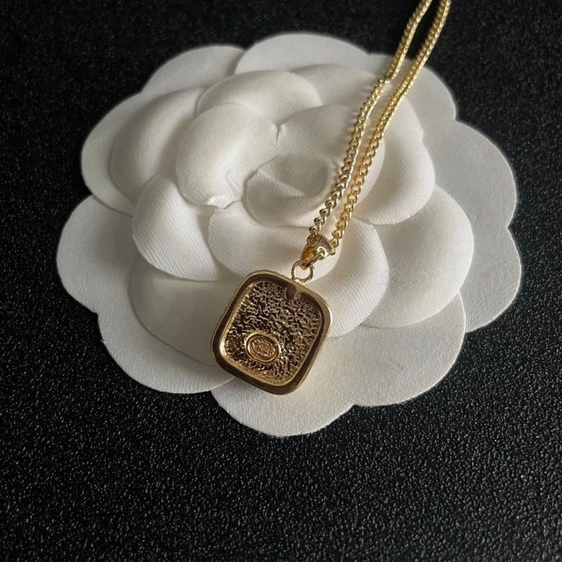 Chanel Necklaces Bright 224671