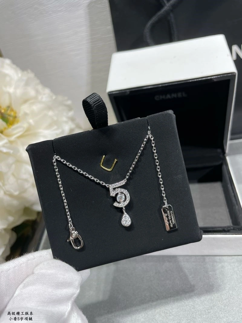 Chanel Necklaces Comfortable 224603