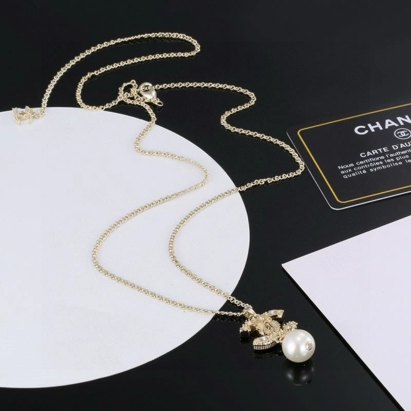 Snug Chanel Necklaces 224606