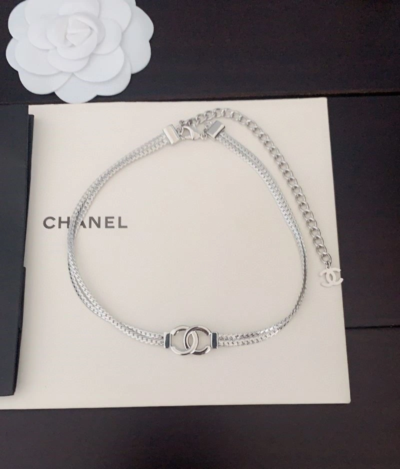 Chanel Necklaces Sleek 224621