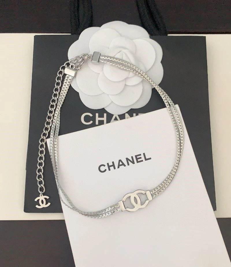 Chanel Necklaces Sleek 224621