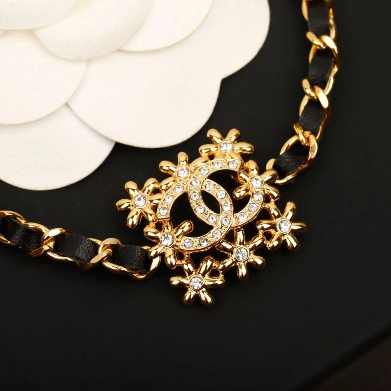 Chanel Necklaces Chic 224580