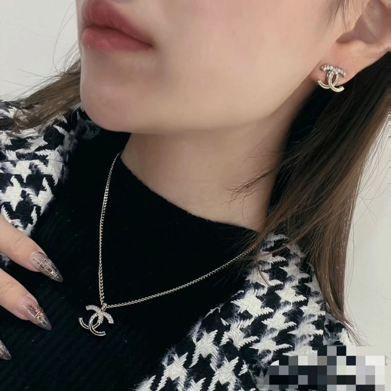 Modern Chanel Necklaces 224584