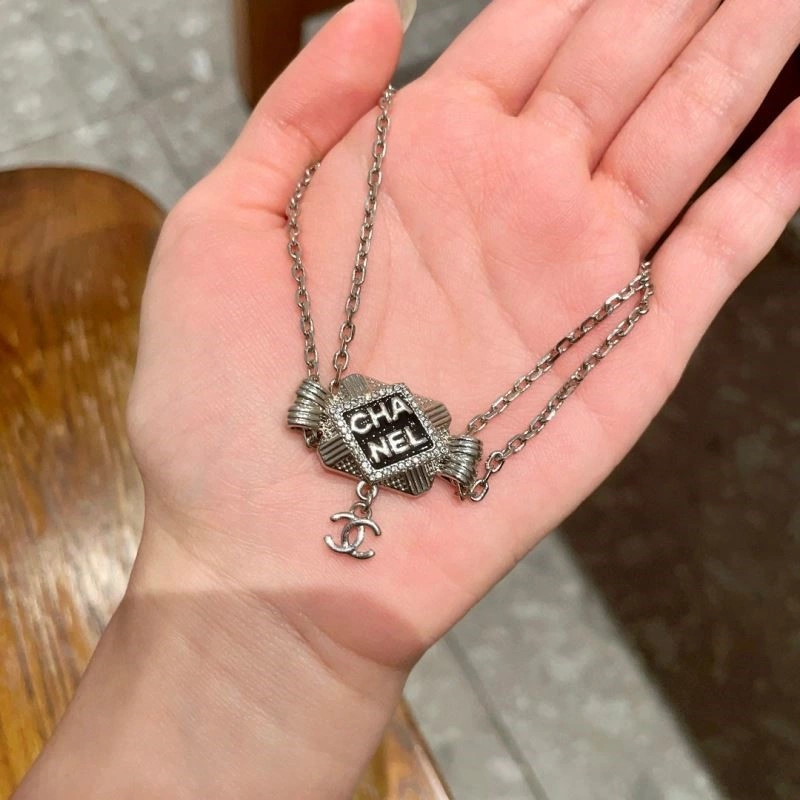Affordable Chanel Necklaces 224583
