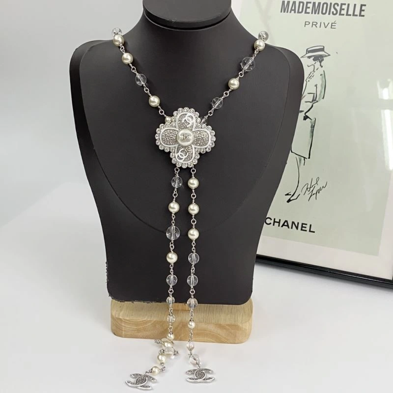 Trendsetting Chanel Necklaces 224624
