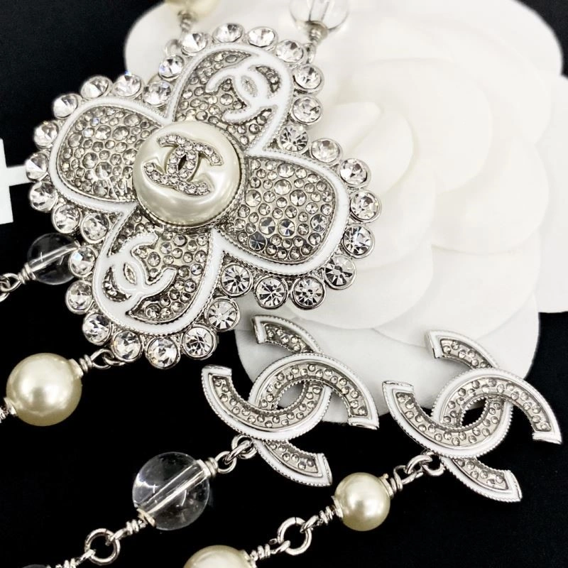 Trendsetting Chanel Necklaces 224624