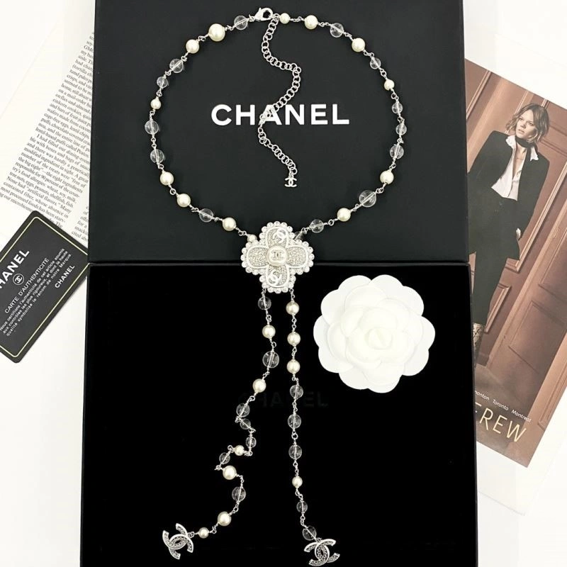 Trendsetting Chanel Necklaces 224624