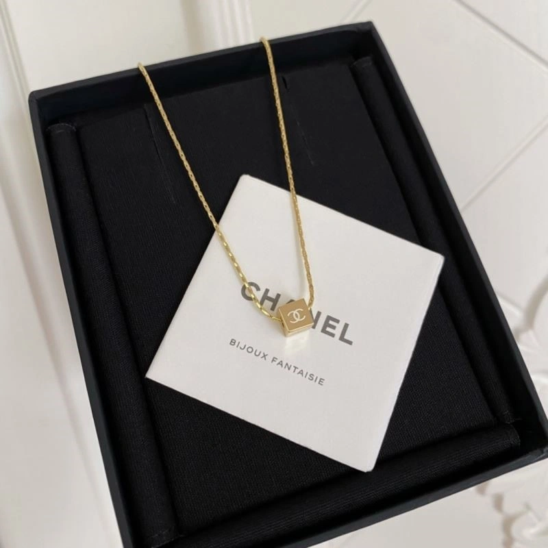 Chanel Necklaces Packable 224539