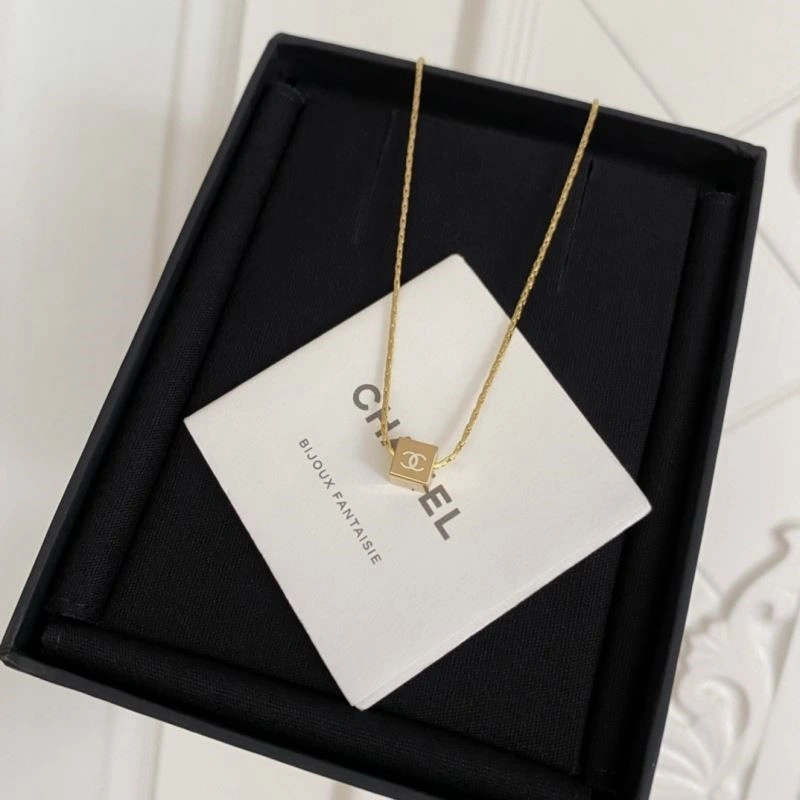 Chanel Necklaces Packable 224539