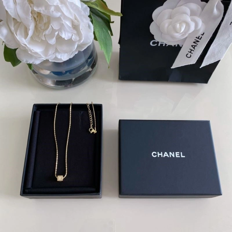 Chanel Necklaces Packable 224539