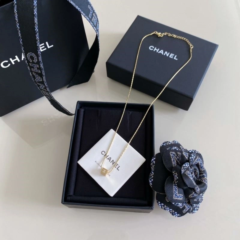 Chanel Necklaces Packable 224539