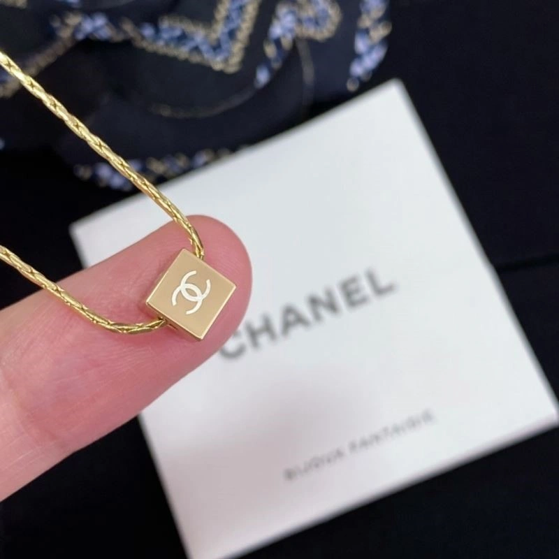 Chanel Necklaces Packable 224539