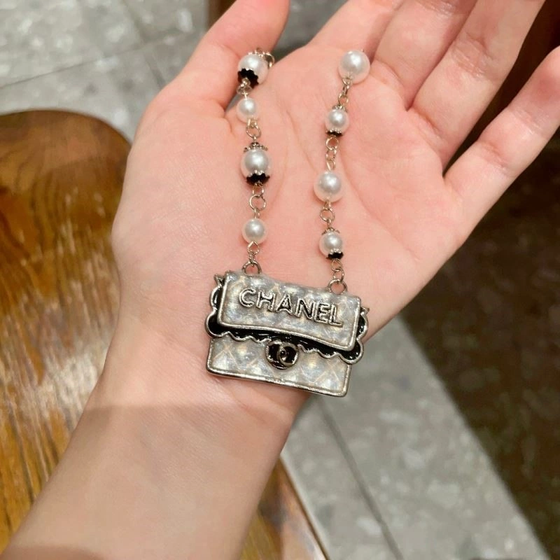 Chanel Necklaces Functional 223577