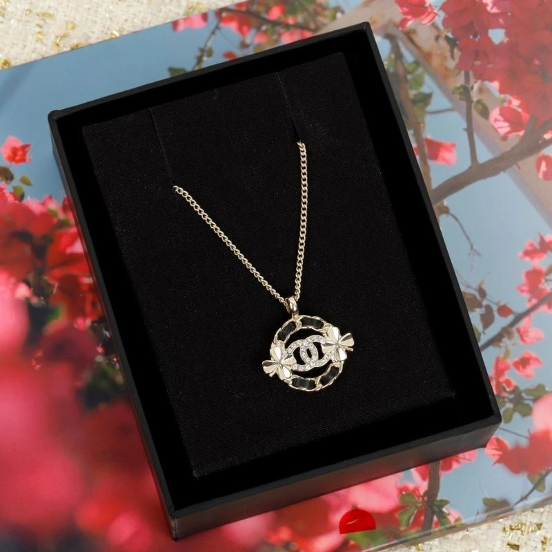 RelaxedFit Chanel Necklaces 223574