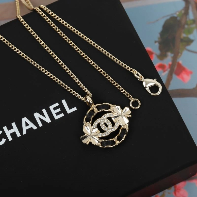 RelaxedFit Chanel Necklaces 223574