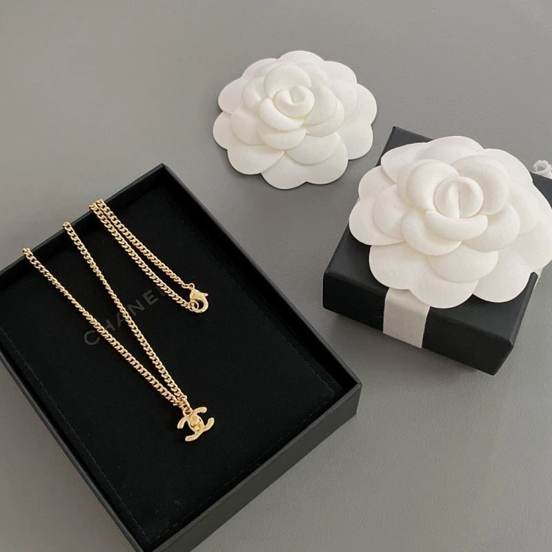 Chanel Necklaces Fashionable 223576