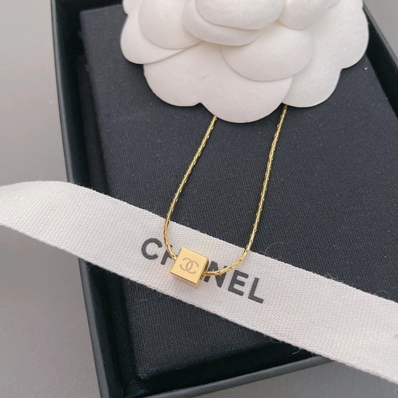 UrbanStyle Chanel Necklaces 223550