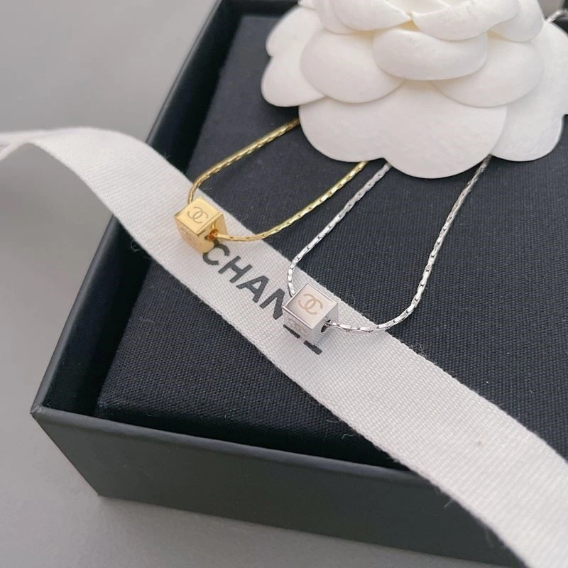 UrbanStyle Chanel Necklaces 223550