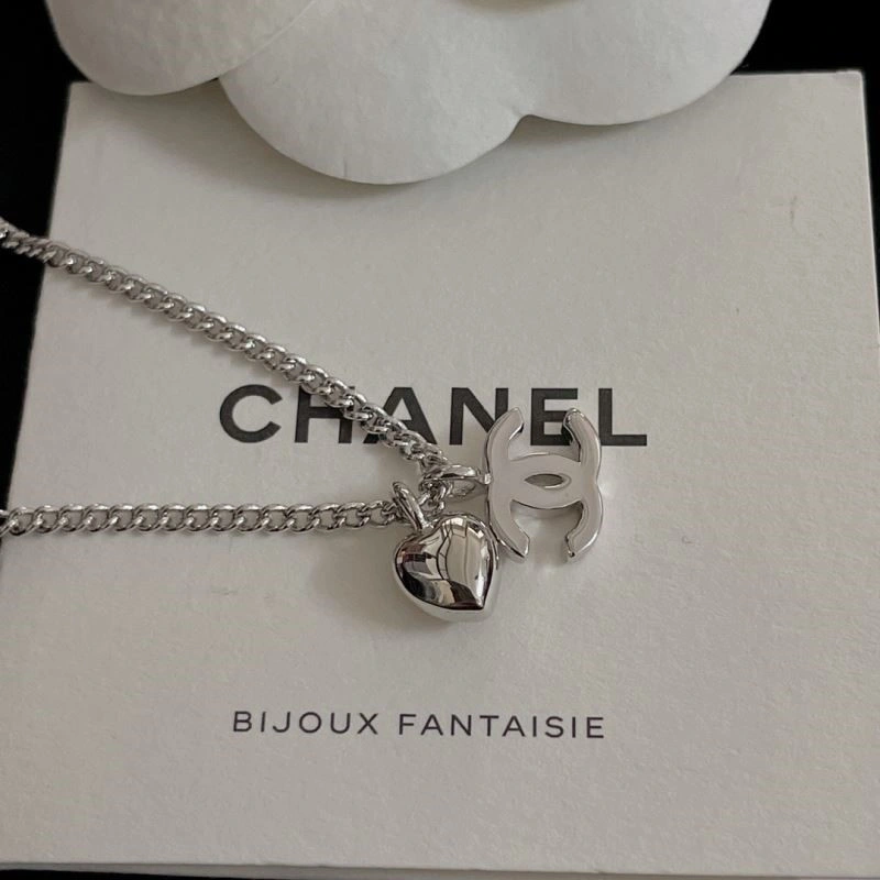 Chanel Necklaces Soft 223546