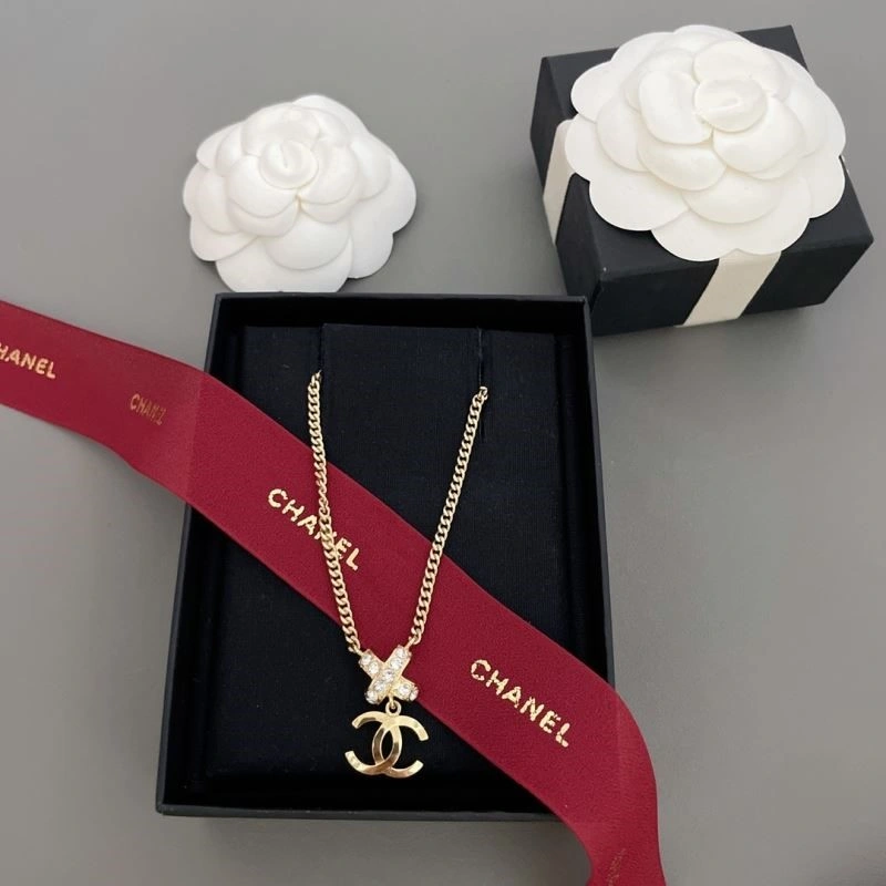 Vibrant Chanel Necklaces 223553