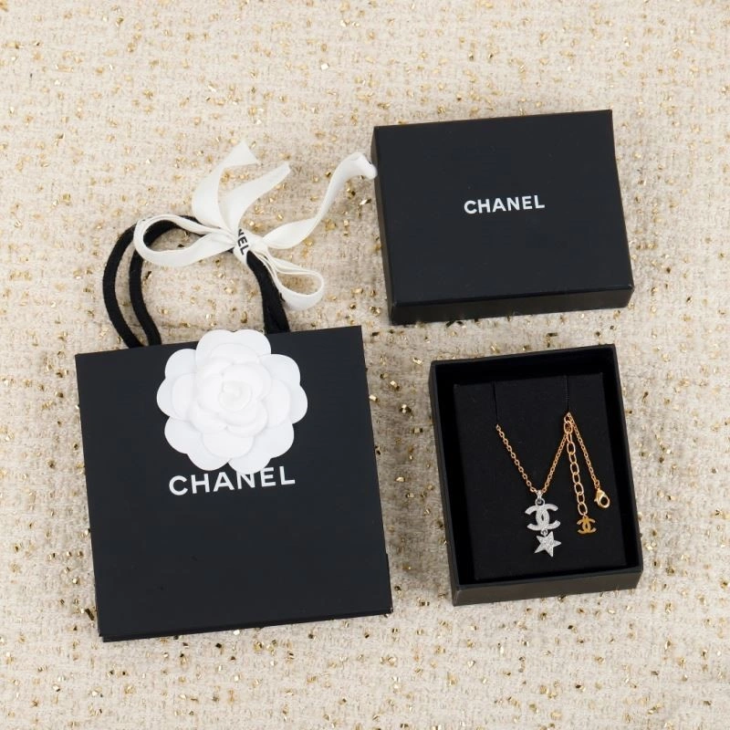 WaterResistant Chanel Necklaces 223529