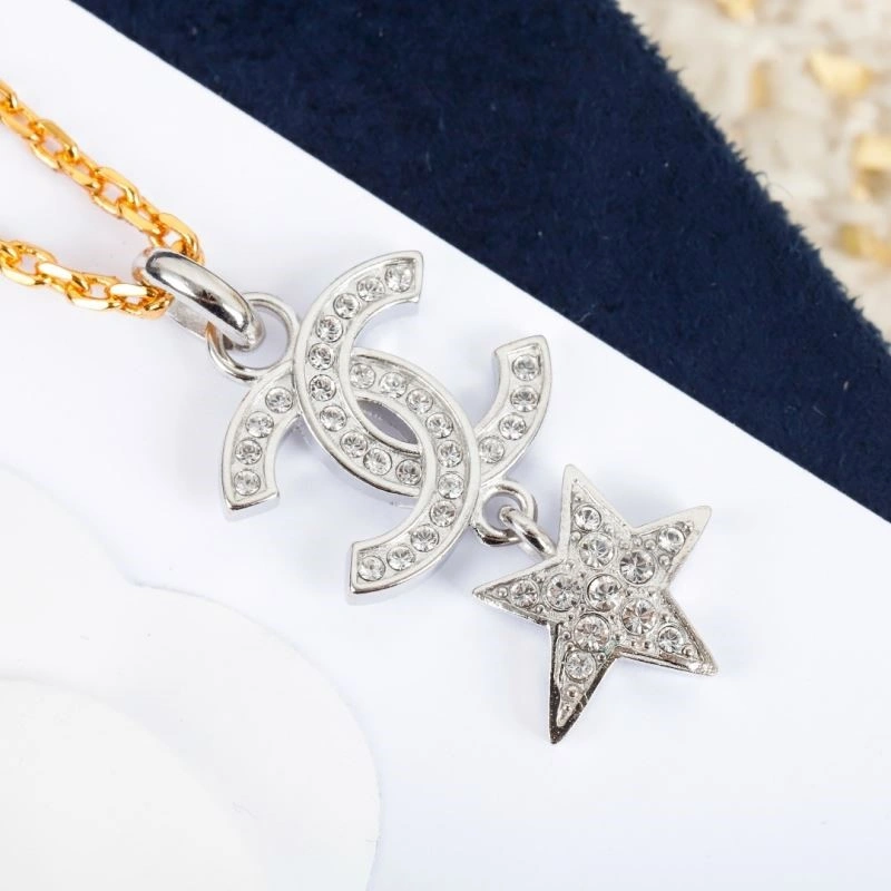 WaterResistant Chanel Necklaces 223529