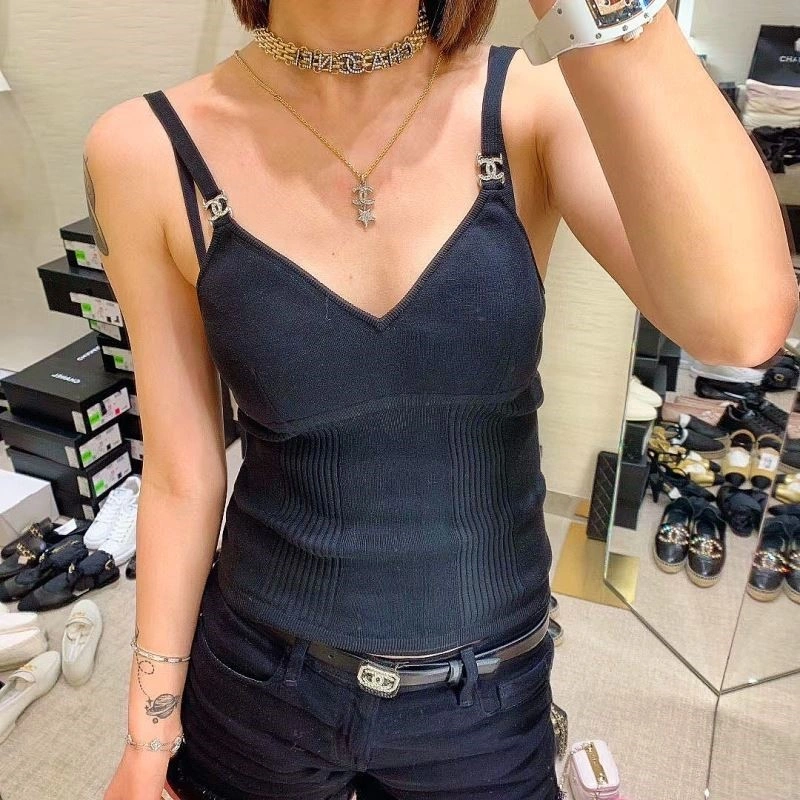 WaterResistant Chanel Necklaces 223529