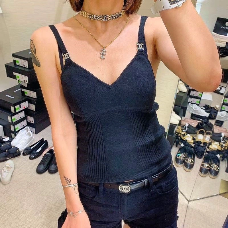 WaterResistant Chanel Necklaces 223529