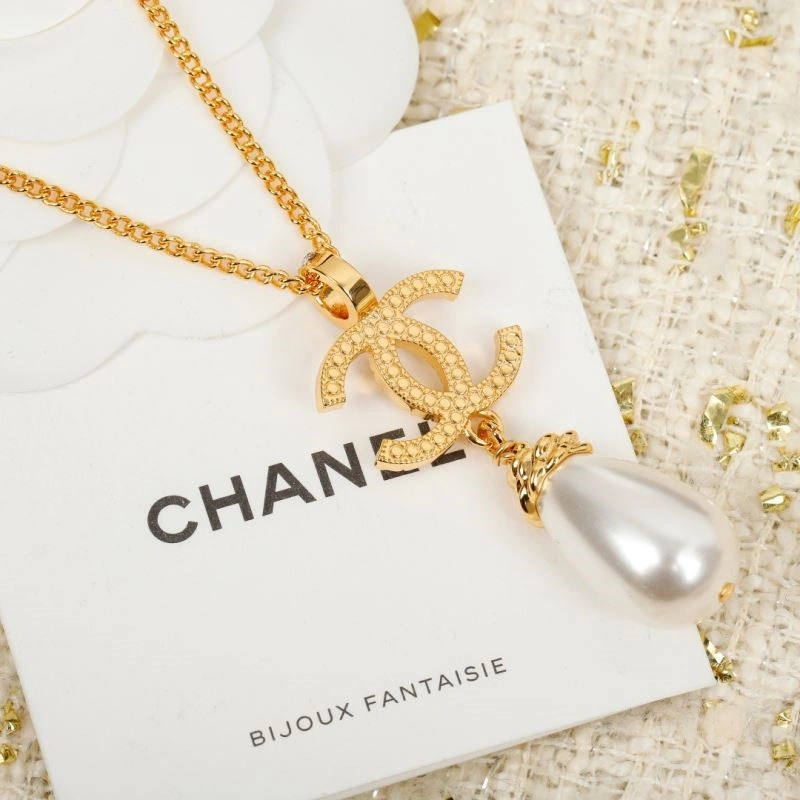 Chanel Necklaces Trendsetting 223535