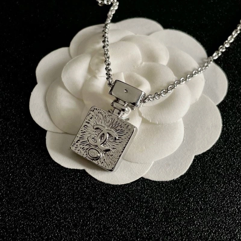 ModernLook Chanel Necklaces 223537