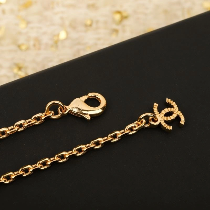 MoistureWicking Chanel Necklaces 223578