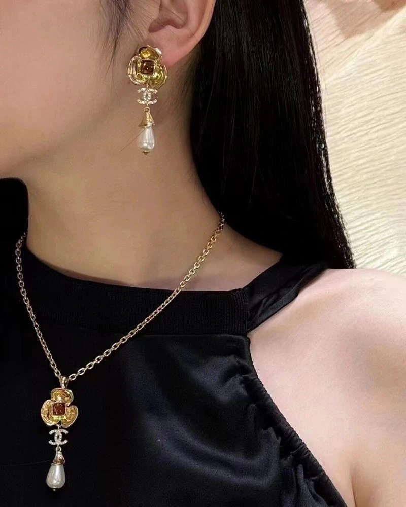 MoistureWicking Chanel Necklaces 223578