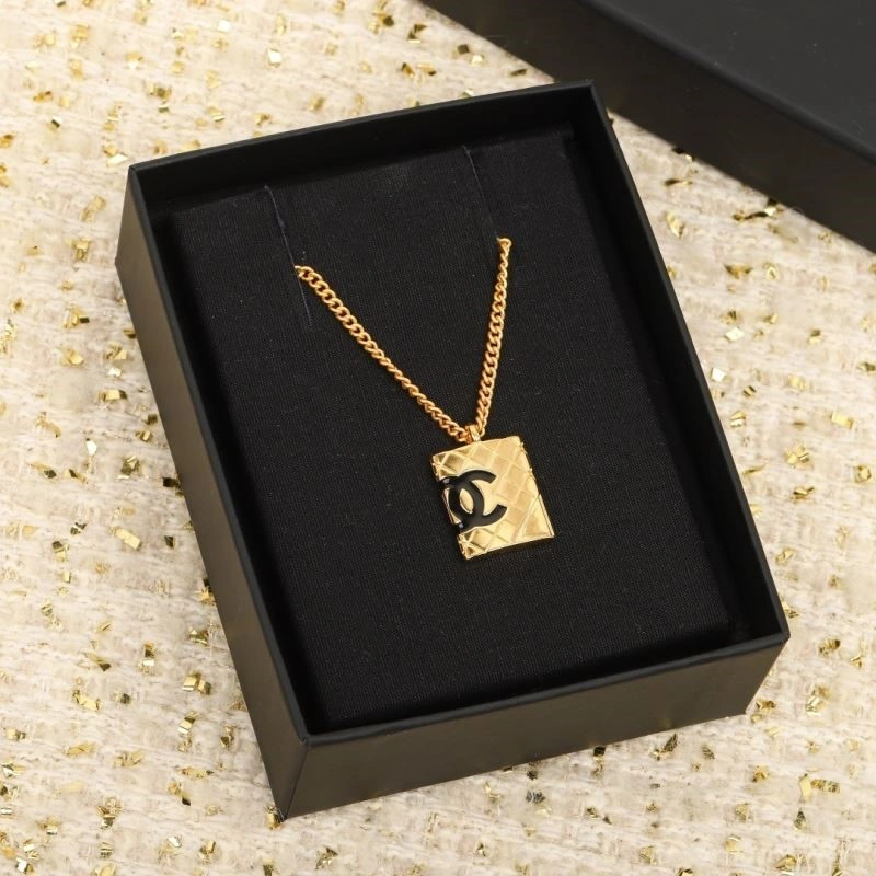 Chanel Necklaces Functional 223583