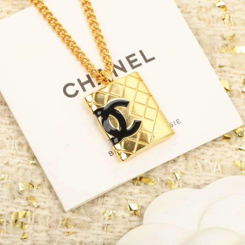 Chanel Necklaces Functional 223583