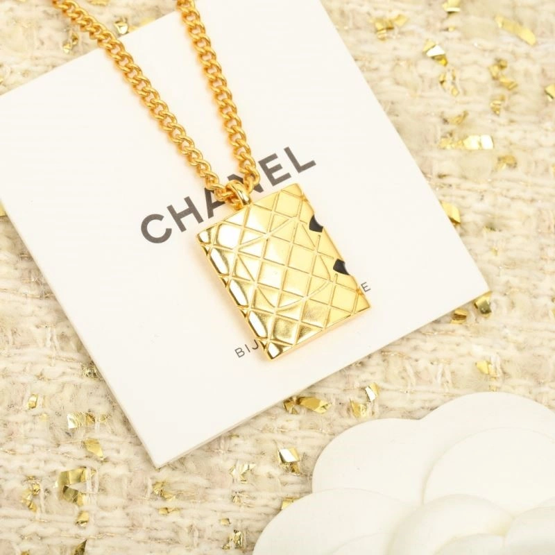 Chanel Necklaces Functional 223583