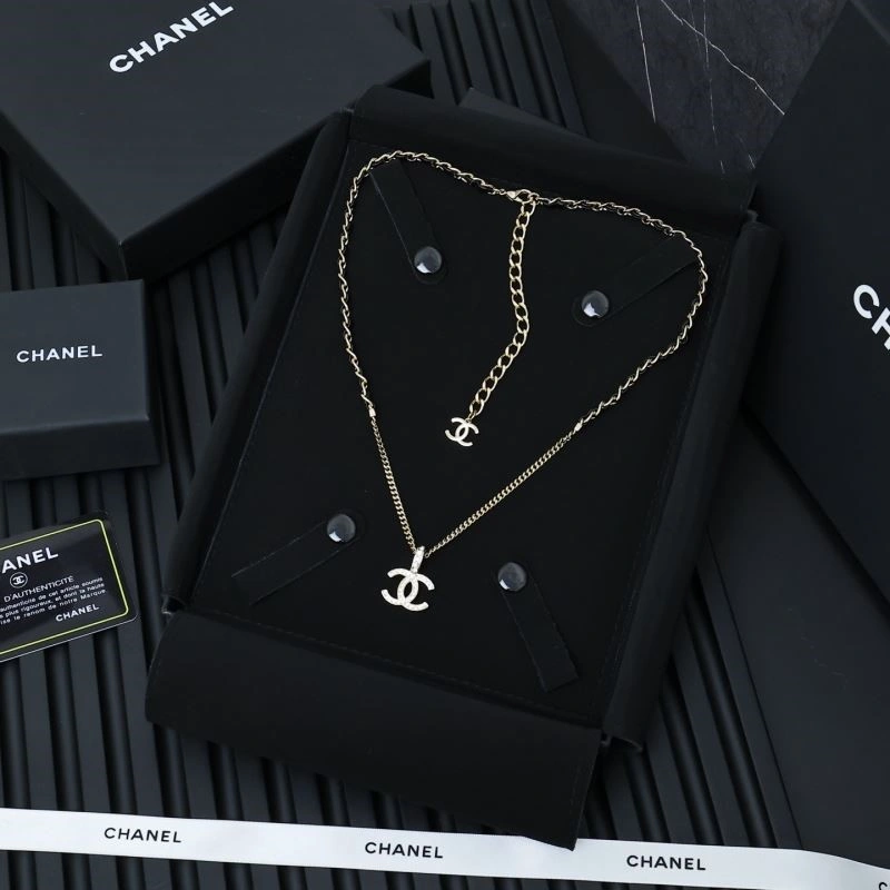 Breathable Chanel Necklaces 223511