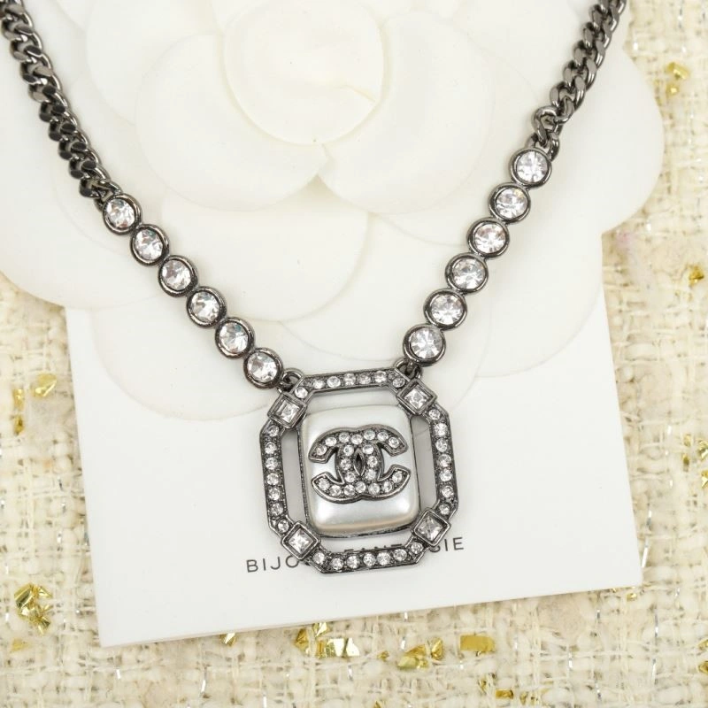 Chanel Necklaces SmoothTexture 223557