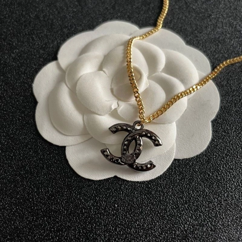 Chanel Necklaces UrbanChic 223495