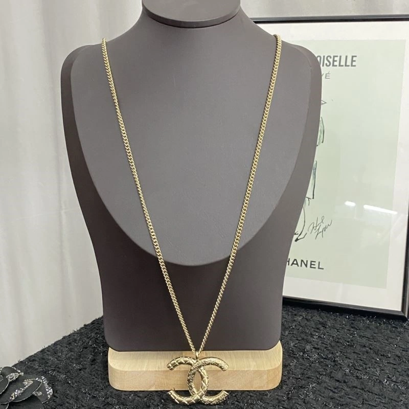 Chanel Necklaces Neat 223487