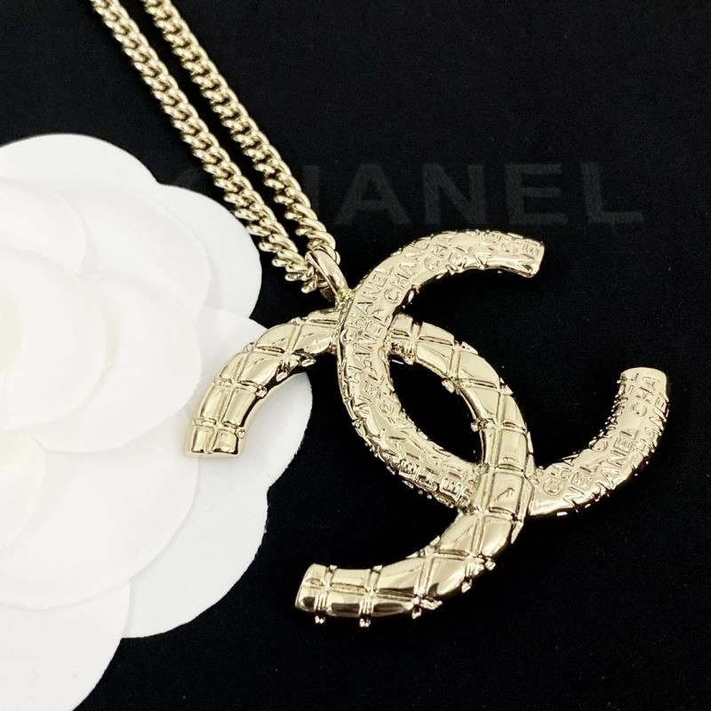 Chanel Necklaces Neat 223487