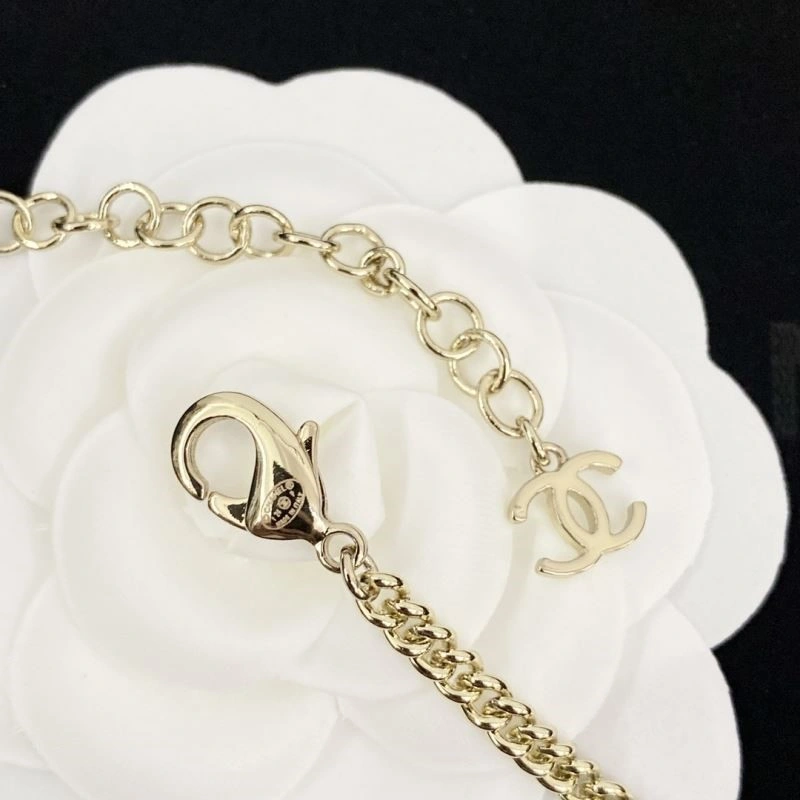 Chanel Necklaces Neat 223487