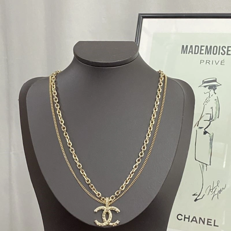 Chanel Necklaces Practical 223500